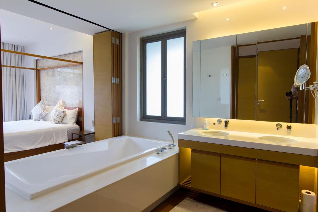 Nai Thon Beachfront Apartments Экстерьер фото